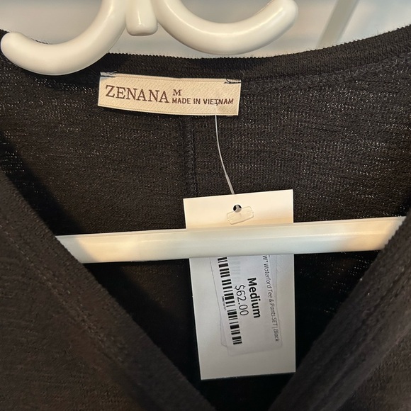 Zenana Outfitters Black Short Sleeve Tee - Picture 3 of 4